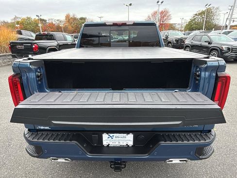 Used 2024 GMC Sierra 1500 Denali w/ Technology Package image 32