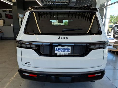 New 2026 Jeep Grand Wagoneer 4WD image 4