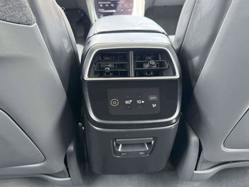 Used 2025 Lucid Air Pure RWD image 47