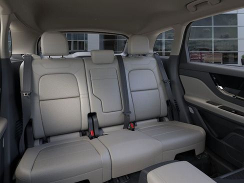 New 2026 Lincoln Corsair Premiere image 11