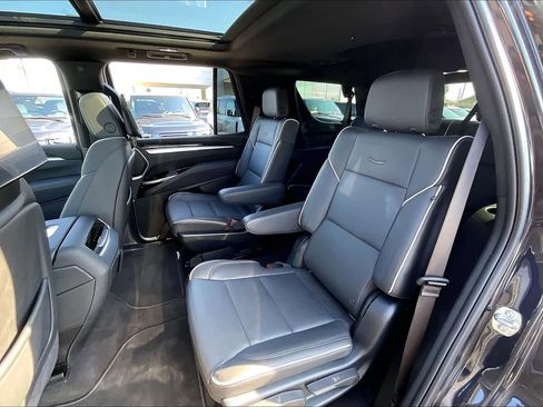 Used 2025 Cadillac Escalade Sport w/ Touring Package image 28