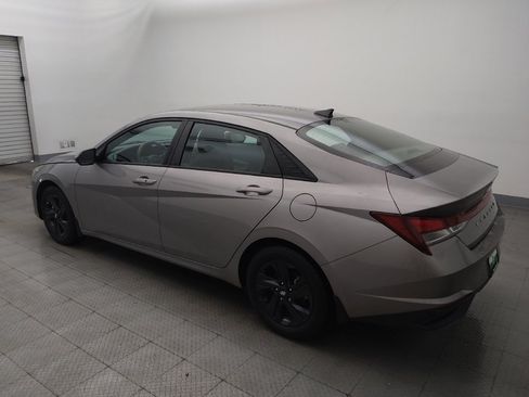 Used 2023 Hyundai Elantra SEL image 3