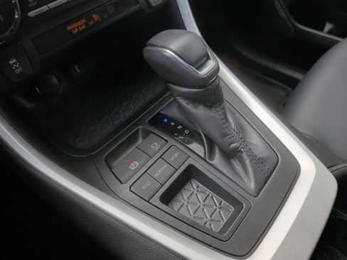 Used 2022 Toyota RAV4 XLE Premium FWD image 27