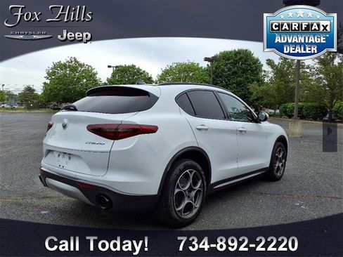 Used 2023 Alfa Romeo Stelvio Ti image 9