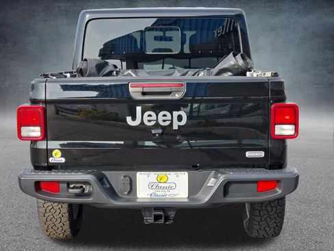 Used 2020 Jeep Gladiator Overland AWD/4WD image 6