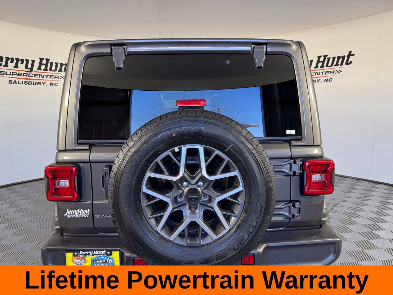 Used 2026 Jeep Wrangler Unlimited Sahara AWD/4WD image 8