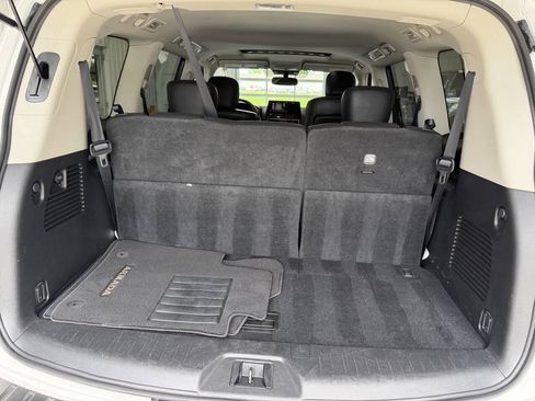 Used 2024 Nissan Armada SL w/ Captain's Chairs Package AWD/4WD image 41