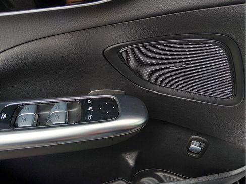 Used 2023 Mercedes-Benz C 300 Sedan image 15