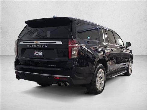 Used 2021 Chevrolet Suburban Premier w/ Premium Package AWD/4WD image 5
