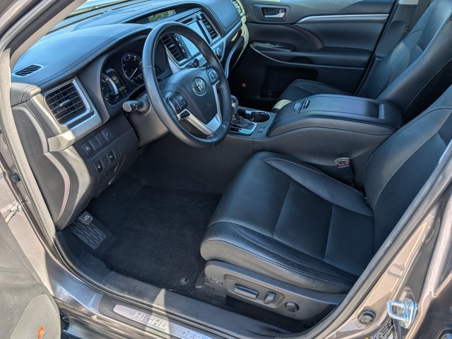 Used 2018 Toyota Highlander Limited AWD/4WD image 9