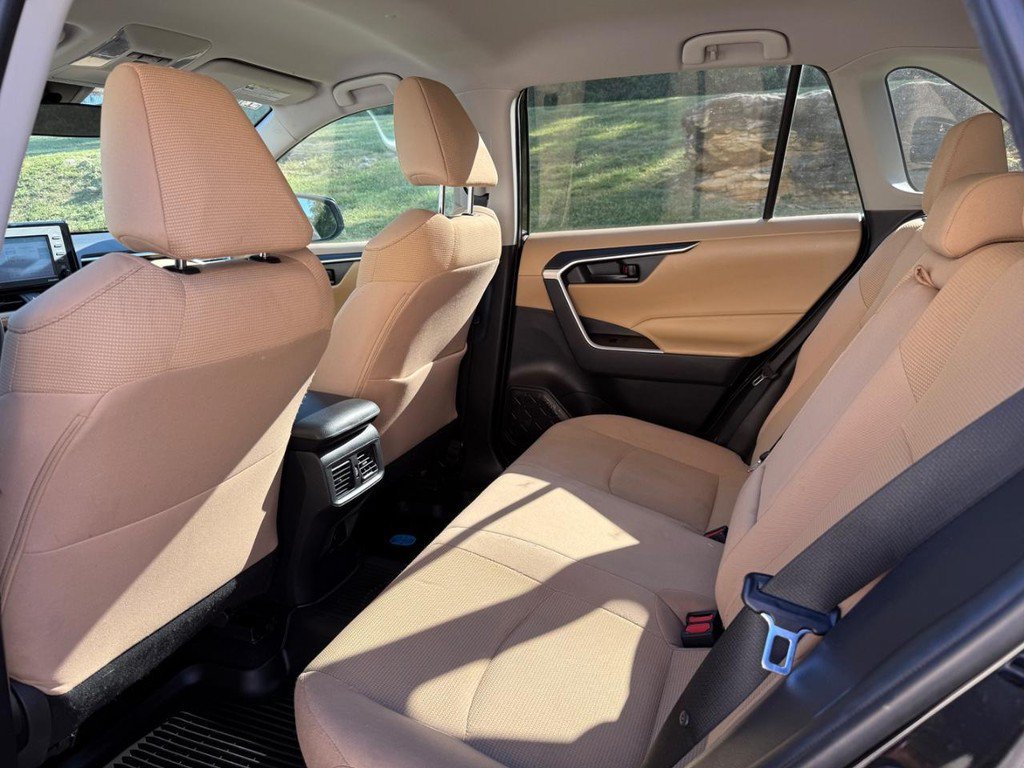 Certified 2022 Toyota RAV4 LE AWD/4WD image 9