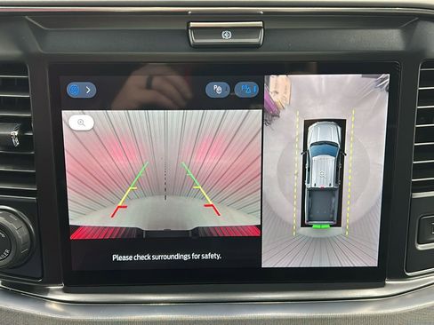 Used 2025 Ford F250 Platinum image 24