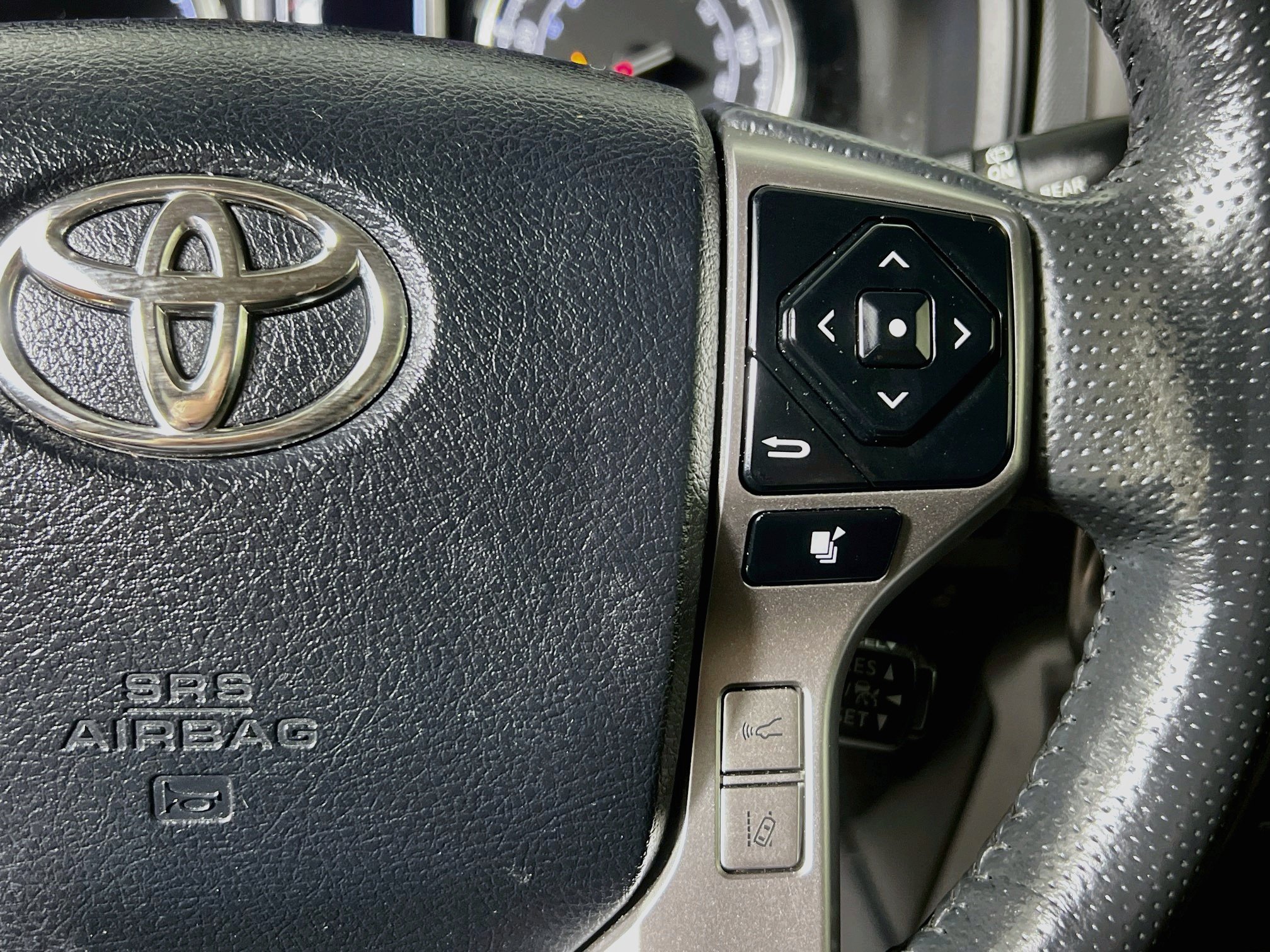 Used 2024 Toyota 4Runner Limited RWD image 19