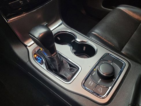 Used 2020 Jeep Grand Cherokee Limited w/ Luxury Group II image 26