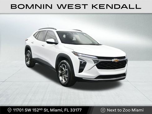 Used 2025 Chevrolet Trax LT image 7