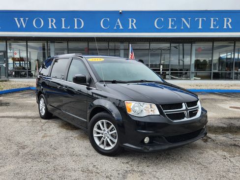 Used 2019 Dodge Grand Caravan SXT image 1