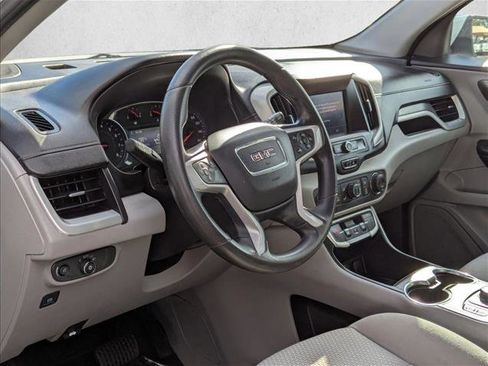 Used 2022 GMC Terrain SLE w/ Driver Convenience Package image 10