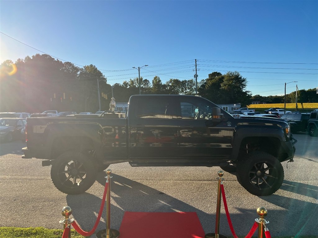 Used 2015 GMC Sierra 2500 SLT w/ Duramax Plus Package AWD/4WD image 9