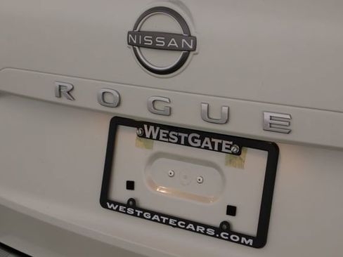 Used 2023 Nissan Rogue SV w/ SV Premium B Package image 40