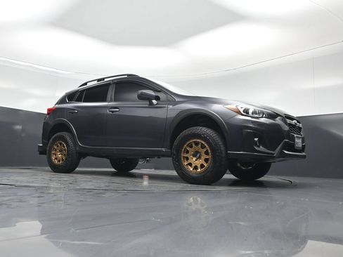 Used 2019 Subaru Crosstrek 2.0i Premium w/ Popular Package #3 AWD/4WD image 3