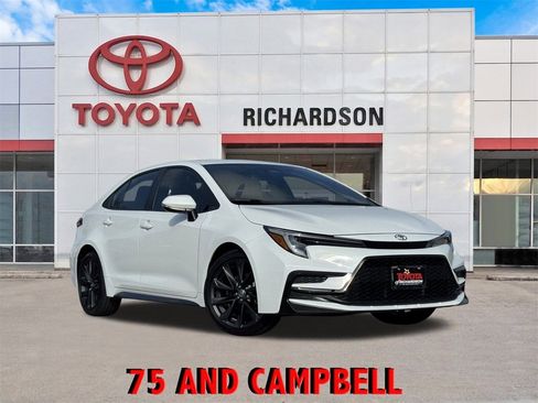 Used 2024 Toyota Corolla SE image 1