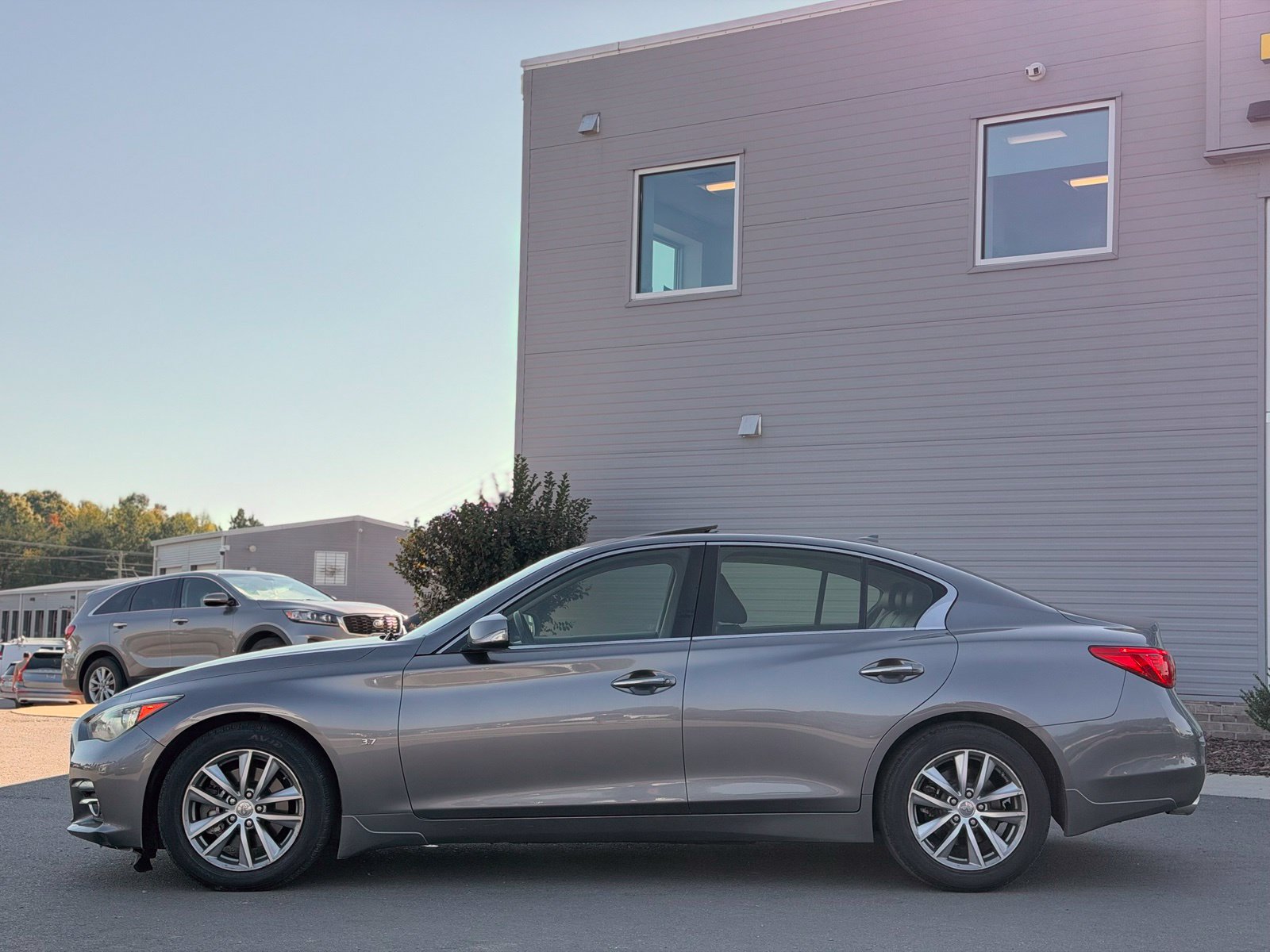 Used 2014 INFINITI Q50 Premium w/ Navigation Package AWD/4WD image 15