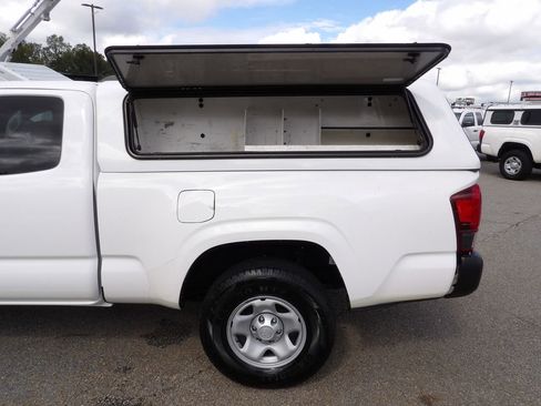 Used 2022 Toyota Tacoma SR RWD image 43