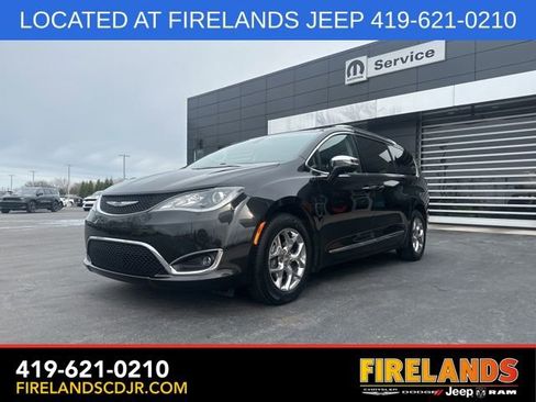 Used 2020 Chrysler Pacifica Limited image 3