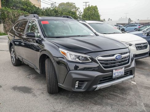 Certified 2022 Subaru Outback Limited image 3