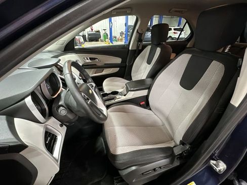 Used 2017 Chevrolet Equinox LT w/ Convenience Package image 17