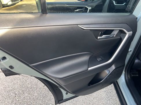 Used 2022 Toyota RAV4 XLE image 11