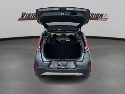 Used 2023 Kia Soul LX image 11