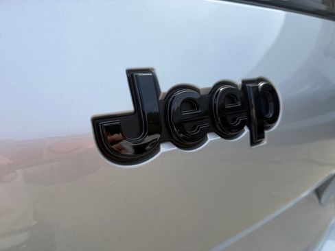 Used 2023 Jeep Grand Cherokee L Laredo AWD/4WD image 28