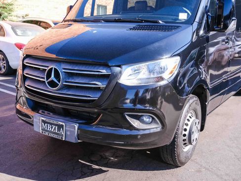 Used 2020 Mercedes-Benz Sprinter 3500 w/ Windows All Around Package image 14