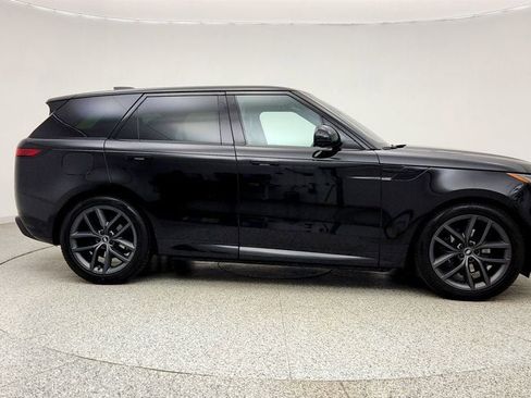 Used 2023 Land Rover Range Rover Sport SE Dynamic image 4