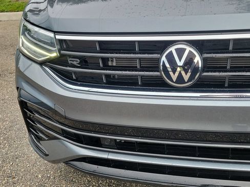 Certified 2023 Volkswagen Tiguan SE R-Line FWD image 10