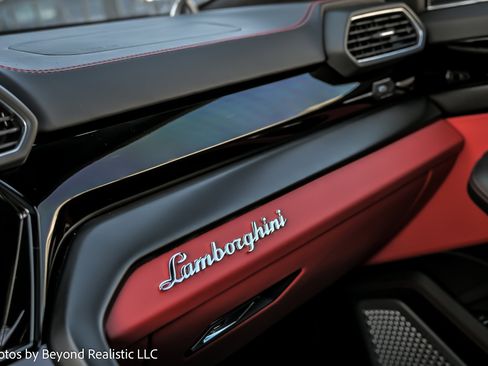 Used 2024 Lamborghini Urus S image 41