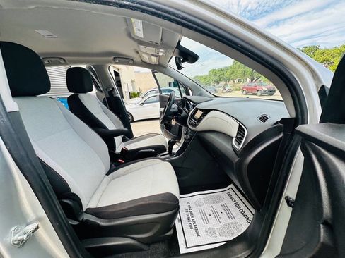 Used 2019 Chevrolet Trax LS w/ Tint and Cruise Package FWD image 20
