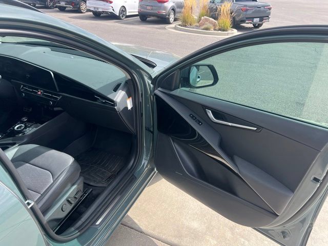 Used 2023 Kia Niro Wave w/ Wave Preserve Package FWD image 26