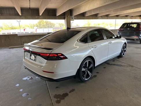 Used 2025 Honda Accord Sport image 4