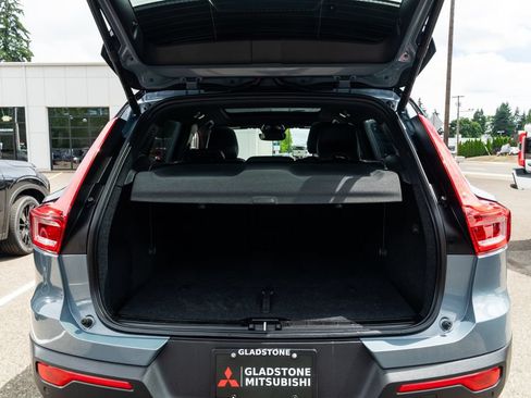 Used 2021 Volvo XC40 P8 Recharge w/ Advanced Package AWD/4WD image 7