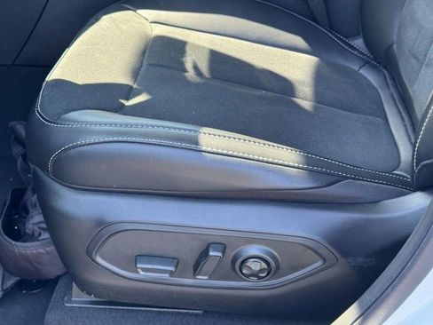 New 2025 Jeep Grand Cherokee L Altitude AWD/4WD image 11