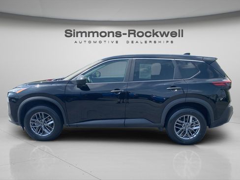 Used 2023 Nissan Rogue S image 8