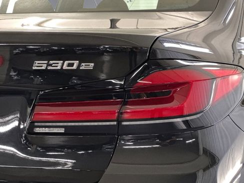 Certified 2023 BMW 530e w/ Convenience Package image 12