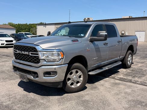Used 2024 RAM 2500 Big Horn AWD/4WD image 1