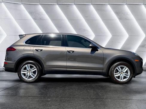 Used 2016 Porsche Cayenne AWD/4WD image 4