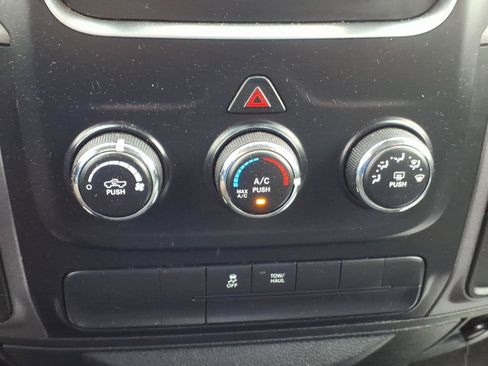 Used 2017 RAM 1500 Express image 16