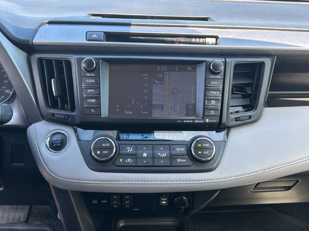 Used 2018 Toyota RAV4 Limited FWD image 12