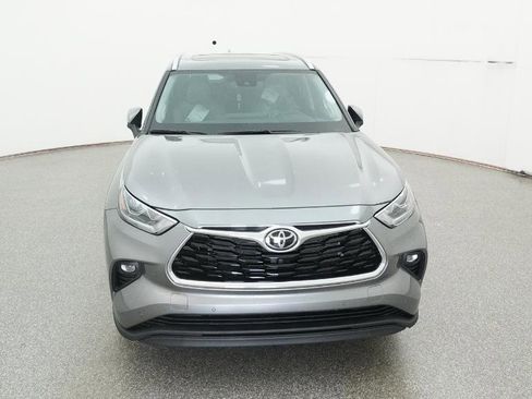 New 2026 Toyota Highlander Limited image 2