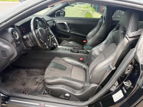 Used 2010 Nissan GT-R Premium AWD/4WD image 10
